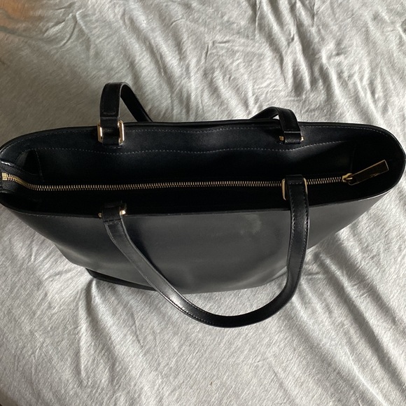 Michael Kors- Black Tote - Picture 5 of 5